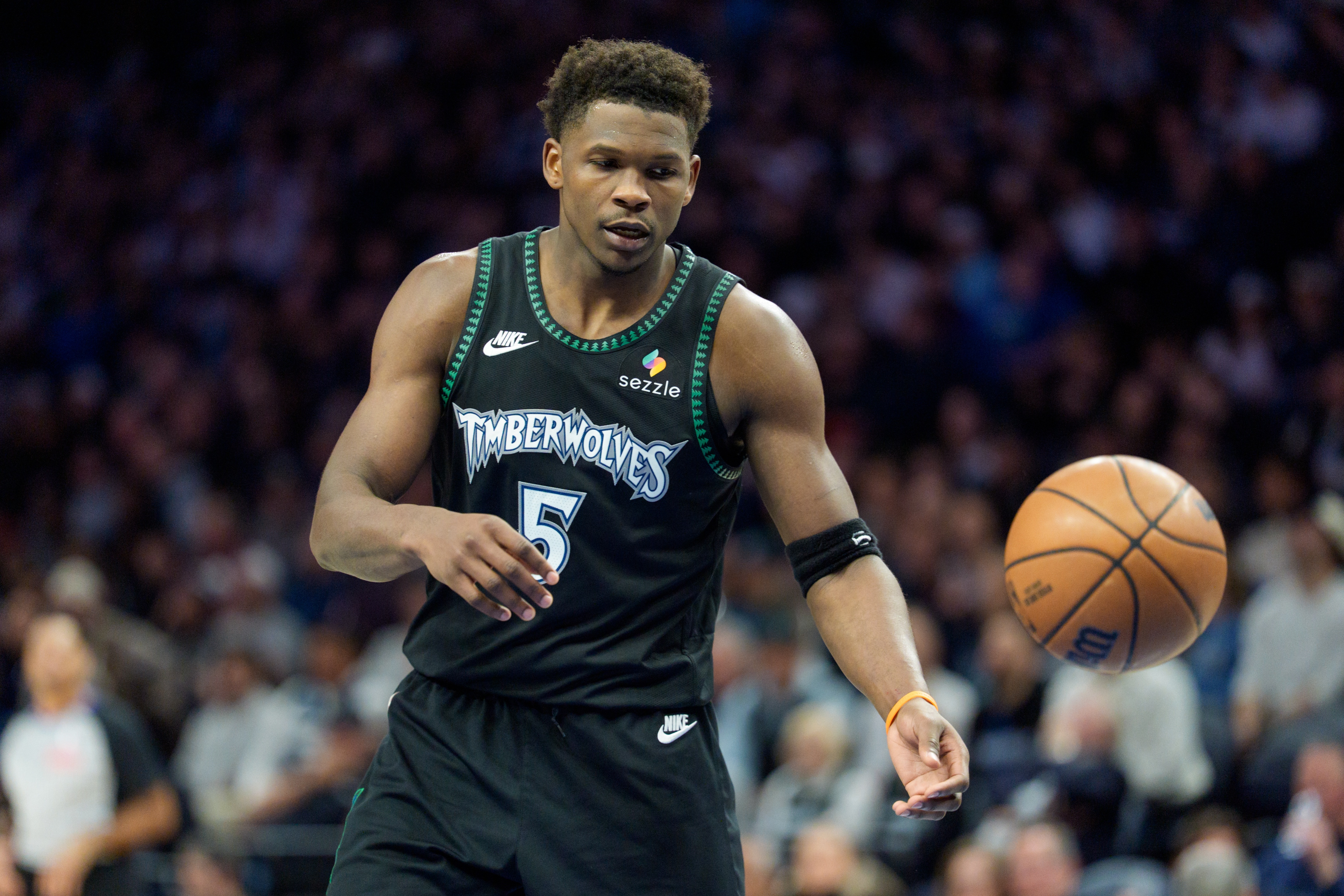 华体会-爱德华兹：我有点小伤 全明星赛可能不会打 希望比赛能激烈